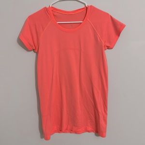 Lululemon T Shirt